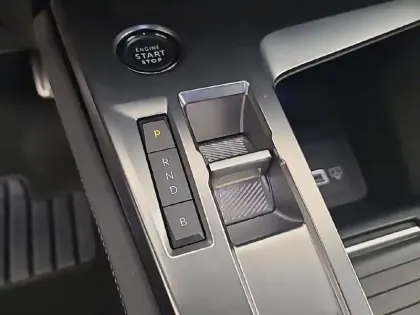 Photo 13 Peugeot 408  PHEV 225 e-EAT8