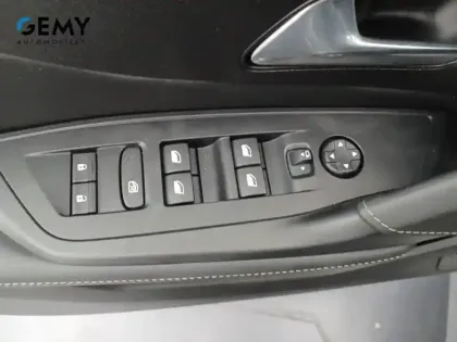 Photo 11 Peugeot 308  SW PHEV 225 e-EAT8