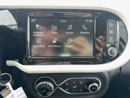 Photo 21 Renault Twingo  III E-Tech