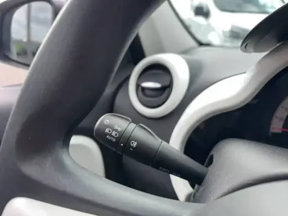 Photo 23 Renault Twingo  III E-Tech
