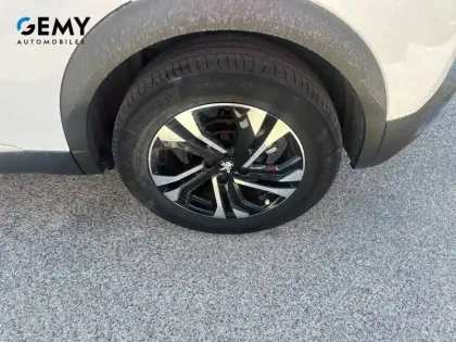 Photo 10 Peugeot 2008  PureTech 130 S&S EAT8