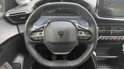 Photo 11 Peugeot 208  PureTech 100 S&S BVM6