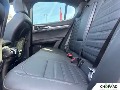 Photo 10 Alfa Romeo Stelvio  2.2 160 ch AT8
