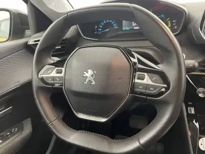 Photo 31 Peugeot 208  Electrique 50 kWh 136ch