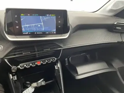Photo 28 Peugeot 208  Electrique 50 kWh 136ch
