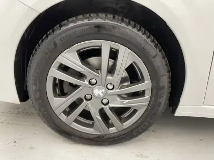 Photo 16 Peugeot 208  PureTech 100 S&S BVM6
