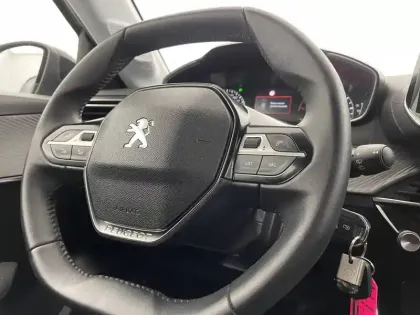 Photo 28 Peugeot 208  PureTech 100 S&S BVM6