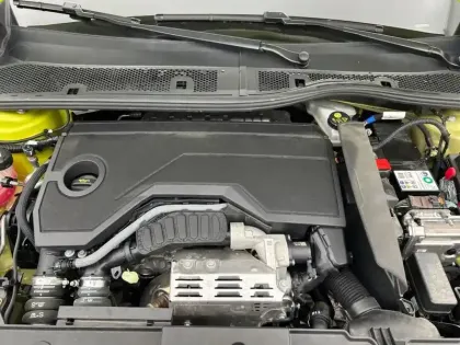 Photo 45 Peugeot 208  Hybrid 100 e-DCS6