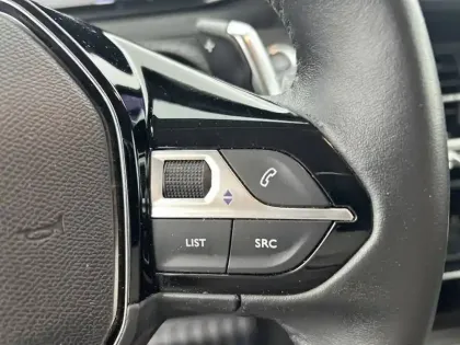 Photo 38 Peugeot 208  Hybrid 100 e-DCS6