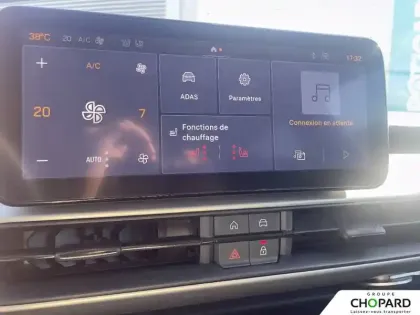 Photo 13 Jeep Avenger  1.2 Turbo T3 100 ch e-Hybrid BVR6