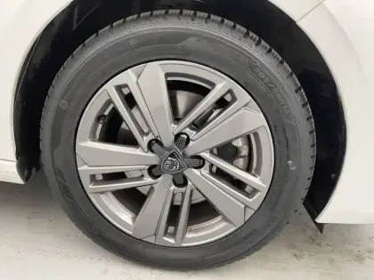 Photo 16 Peugeot 308  BlueHDi 130ch S&S EAT8