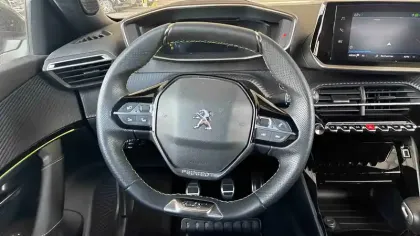 Photo 19 Peugeot 2008  PureTech 130 S&S BVM6