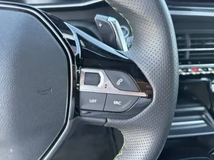 Photo 27 Peugeot 208  Hybrid 100 e-DCS6