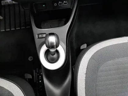 Photo 33 Renault Twingo  III E-Tech