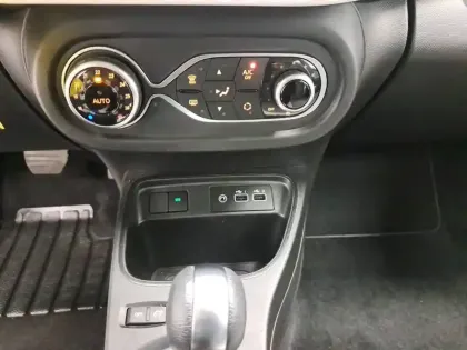 Photo 34 Renault Twingo  III E-Tech