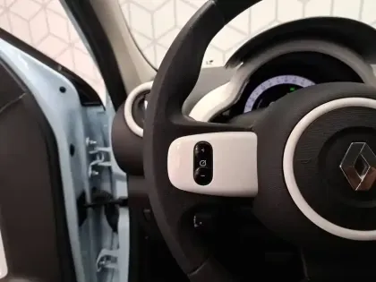 Photo 29 Renault Twingo  III E-Tech