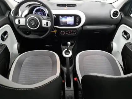 Photo 38 Renault Twingo  III E-Tech