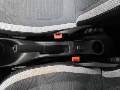 Photo 32 Renault Twingo  III E-Tech
