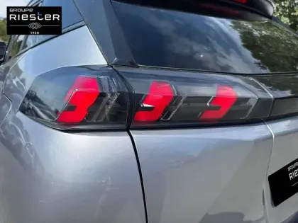 Photo 16 Peugeot 2008  PureTech 100 S&S BVM6