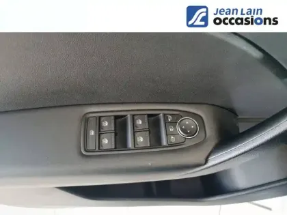 Photo 19 Renault Captur  mild hybrid 140 EDC