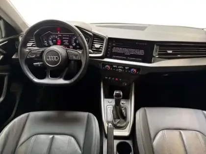 Photo 7 Audi A1 30 TFSI 110 ch S tronic 7 Design Luxe