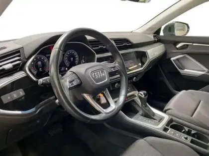 Photo 8 Audi Q3 35 TFSI 150 ch S tronic 7 Design