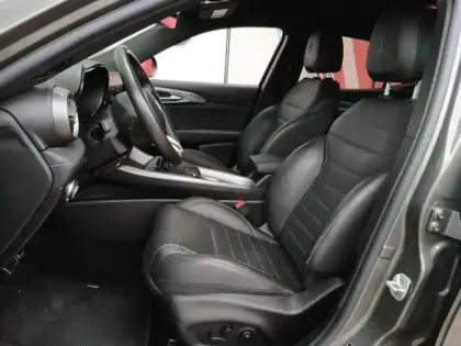 Photo 8 Alfa Romeo Tonale  1.3 PHEV 280ch Veloce AT6 e-Q4