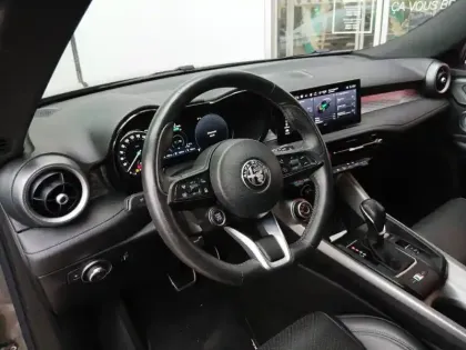 Photo 10 Alfa Romeo Tonale  1.3 PHEV 280ch Veloce AT6 e-Q4