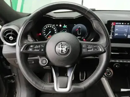 Photo 14 Alfa Romeo Tonale  1.3 PHEV 280ch Veloce AT6 e-Q4