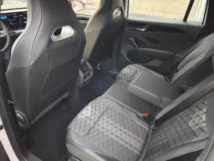 Photo 6 Volkswagen Tiguan  1.5 eTSI 150ch R-Line DSG7