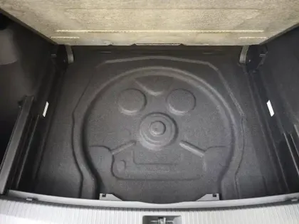 Photo 8 Volkswagen Tiguan  1.5 eTSI 150ch R-Line DSG7