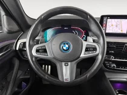 Photo 11 BMW Serie 5 Série 5 530eA 292ch M Sport Steptronic