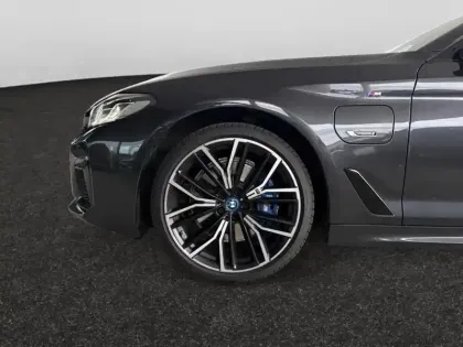 Photo 13 BMW Serie 5 Série 5 530eA 292ch M Sport Steptronic