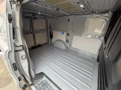 Photo 8 Volkswagen Transporter  Fg Van L1 2.0 TDI 150ch Business