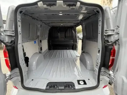 Photo 9 Volkswagen Transporter  Fg Van L1 2.0 TDI 150ch Business