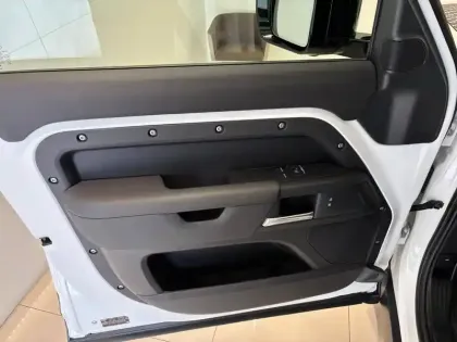 Photo 11 Land rover Defender  110 3.0 D250 Hard Top S