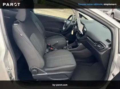 Photo 26 Ford Fiesta 1.5 TDCi 85ch Connect Business 3p Société