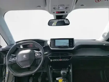 Photo 7 Peugeot 2008  PureTech 100 S&S BVM6