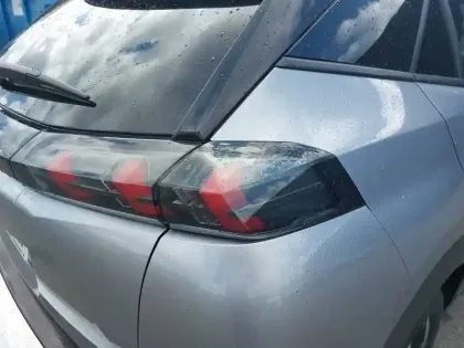 Photo 16 Peugeot 2008  PureTech 100 S&S BVM6