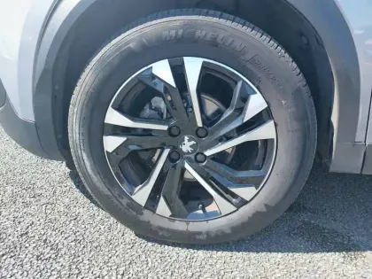 Photo 12 Peugeot 2008  PureTech 130 S&S EAT8