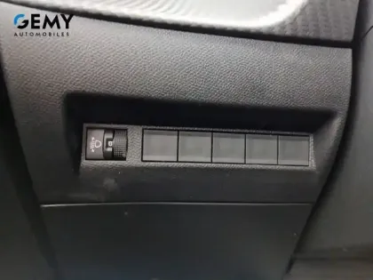 Photo 20 Peugeot 208  Hybrid 100 e-DCS6