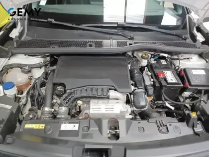 Photo 32 Peugeot 2008  PureTech 130 S&S EAT8