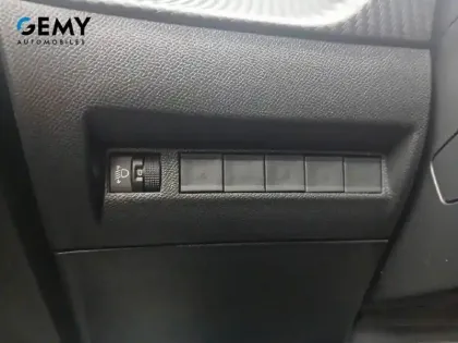 Photo 19 Peugeot 208  PureTech 100 S&S BVM6
