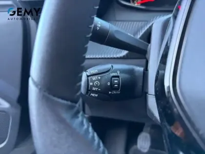 Photo 12 Peugeot 2008  PureTech 100 S&S BVM6