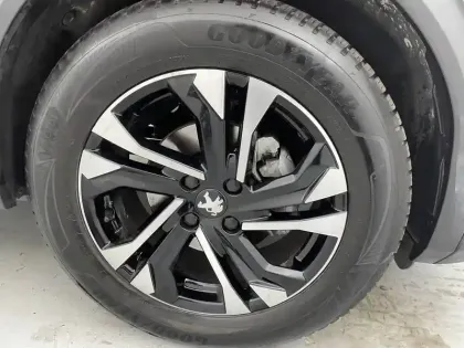Photo 16 Peugeot 2008  PureTech 130 S&S EAT8