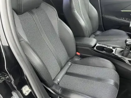 Photo 26 Peugeot 208  PureTech 100 S&S BVM6