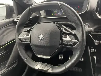 Photo 31 Peugeot 208  PureTech 100 S&S BVM6