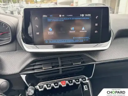 Photo 15 Peugeot 2008  PureTech 130 S&S BVM6