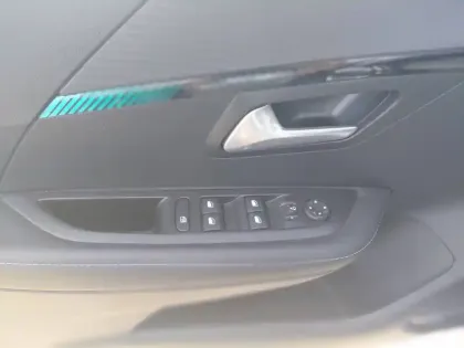 Photo 5 Peugeot 208  PureTech 100 S&S BVM6