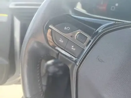 Photo 10 Peugeot 208  PureTech 100 S&S BVM6